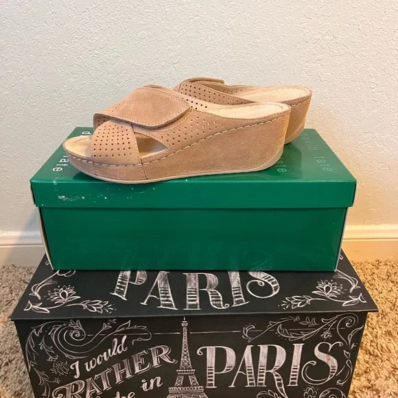 Women's Tan Wedge Sandals - Picture 2 of 4